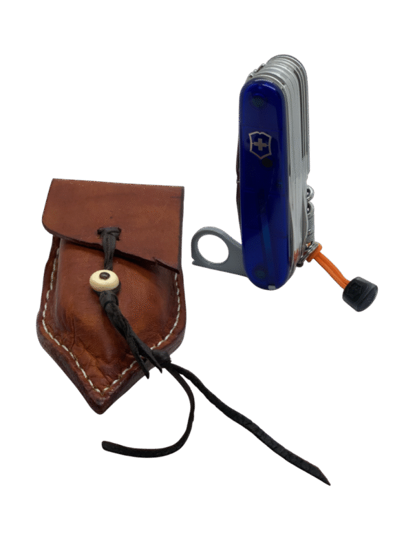 Funda Artesanal en Piel para Navaja Victorinox Swiss Champ -para Cinturón - Imagen 4