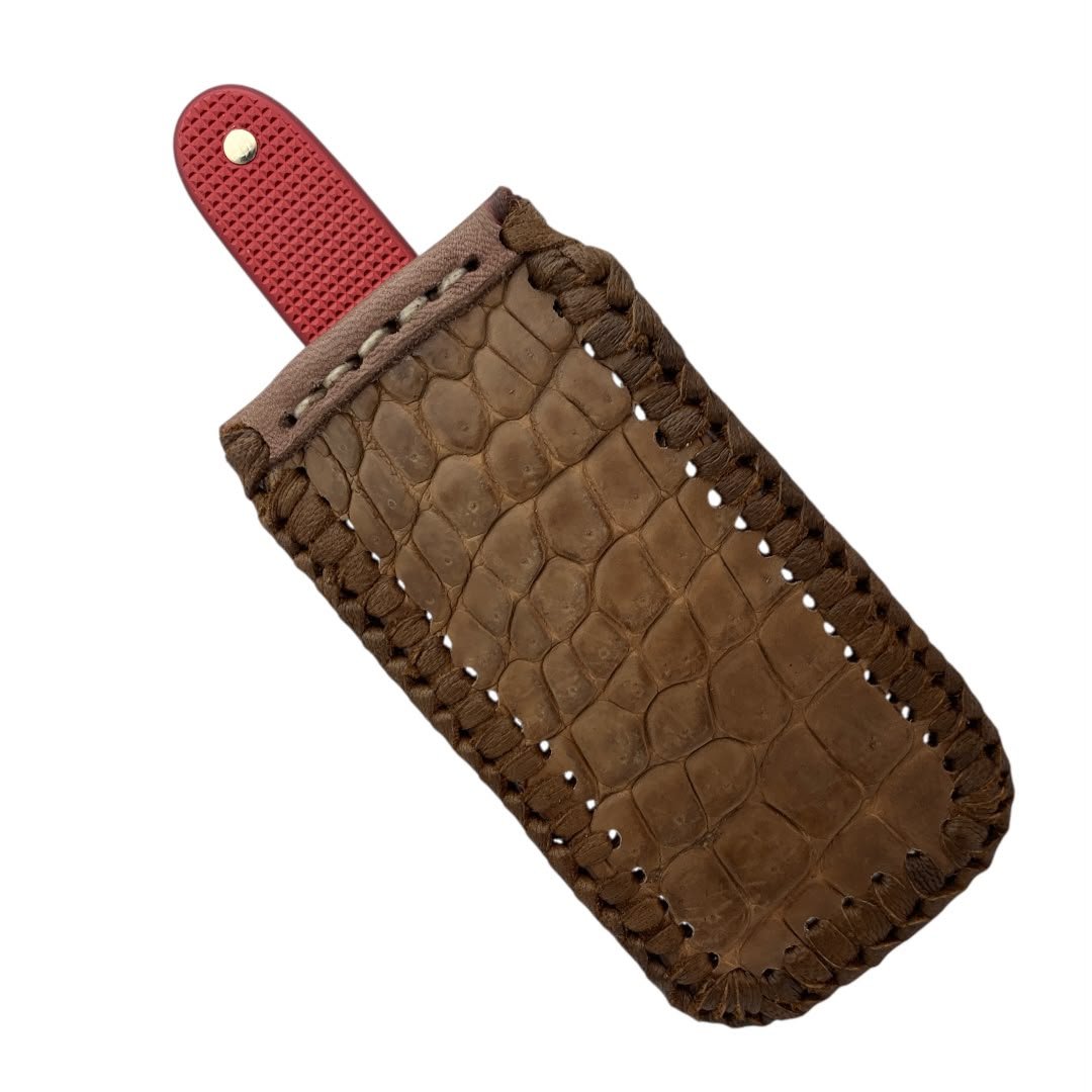 Funda en Piel Exótica Para Navajas 91 Mm Victorinox Alox - Imagen 3