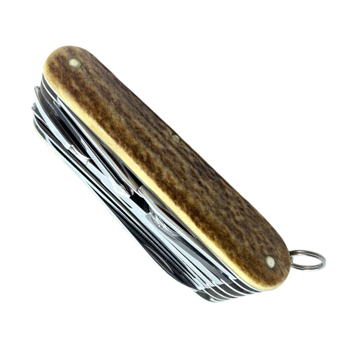 Navaja Victorinox Swiss Champ Cachas En Asta de ciervo coleccionable 1.6791.66